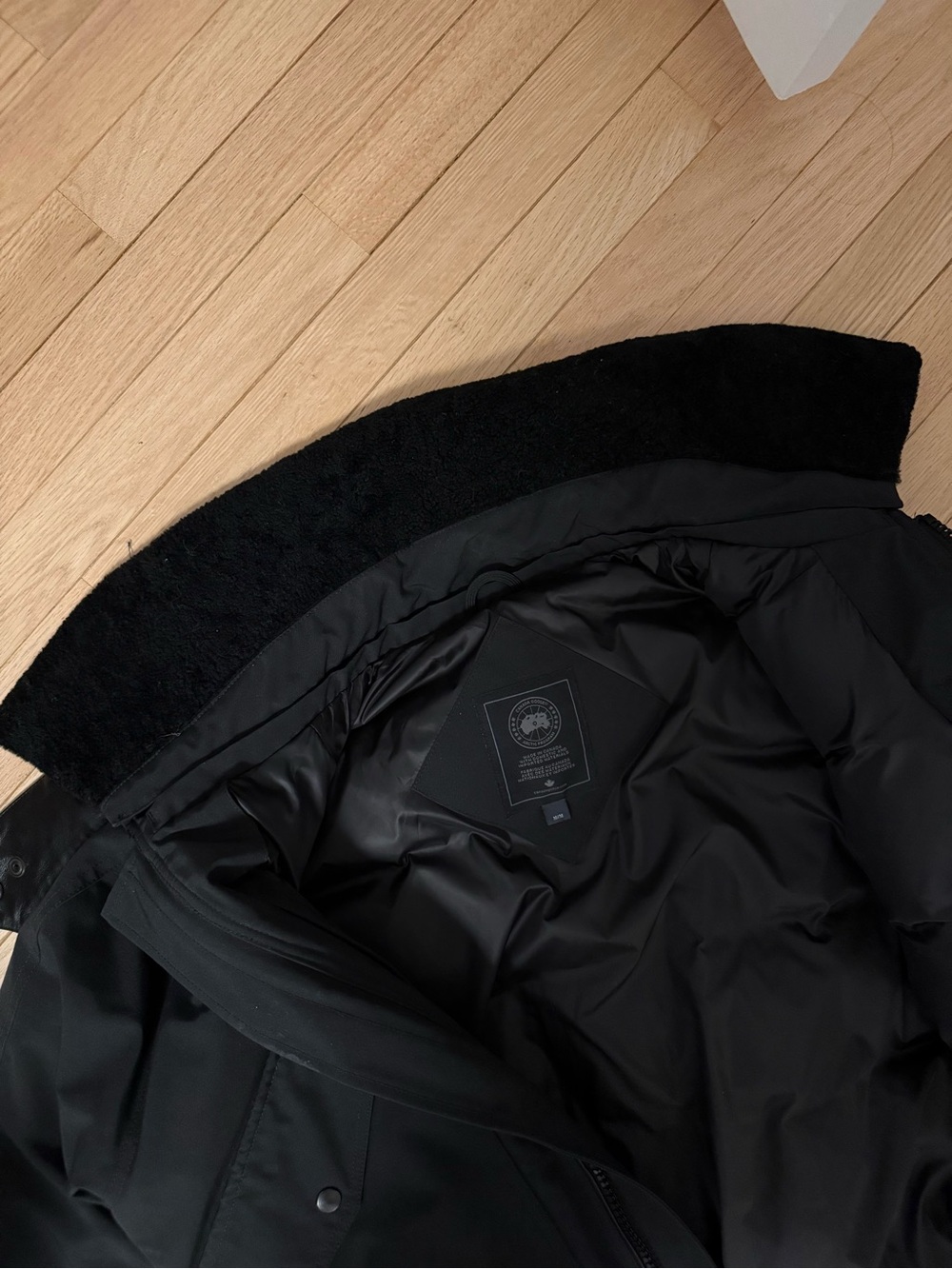 Like new Canada Goose Bomber Jacket with Sherpa Collar - Picture 13 of 15